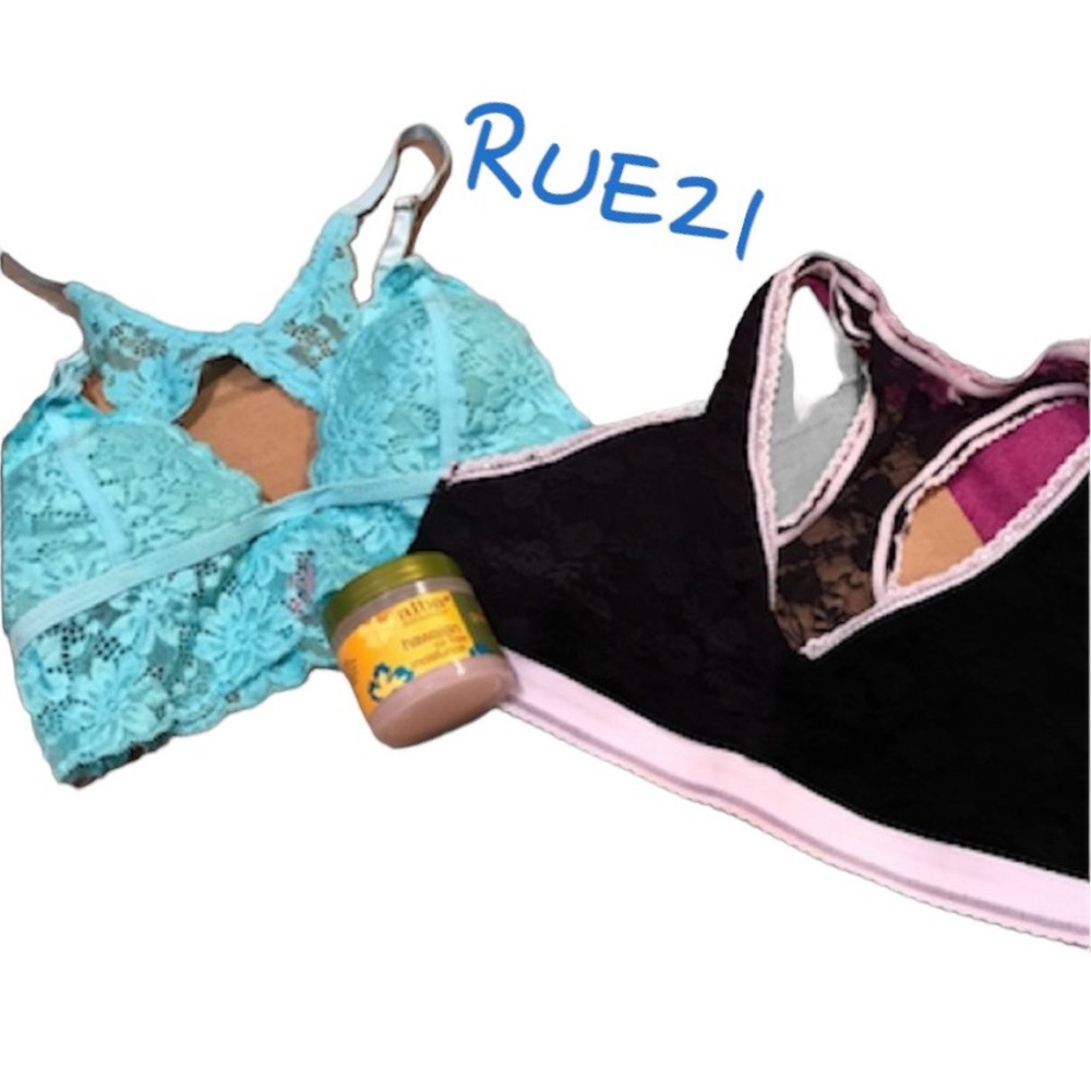 EUC/Bundle/2 sport bras/size medium